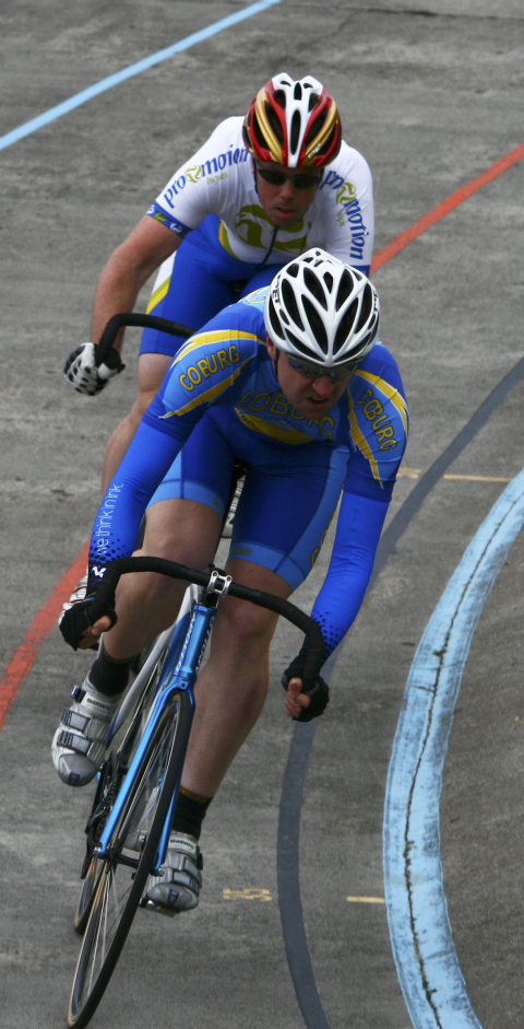 Chris Dann races Ian McGinley